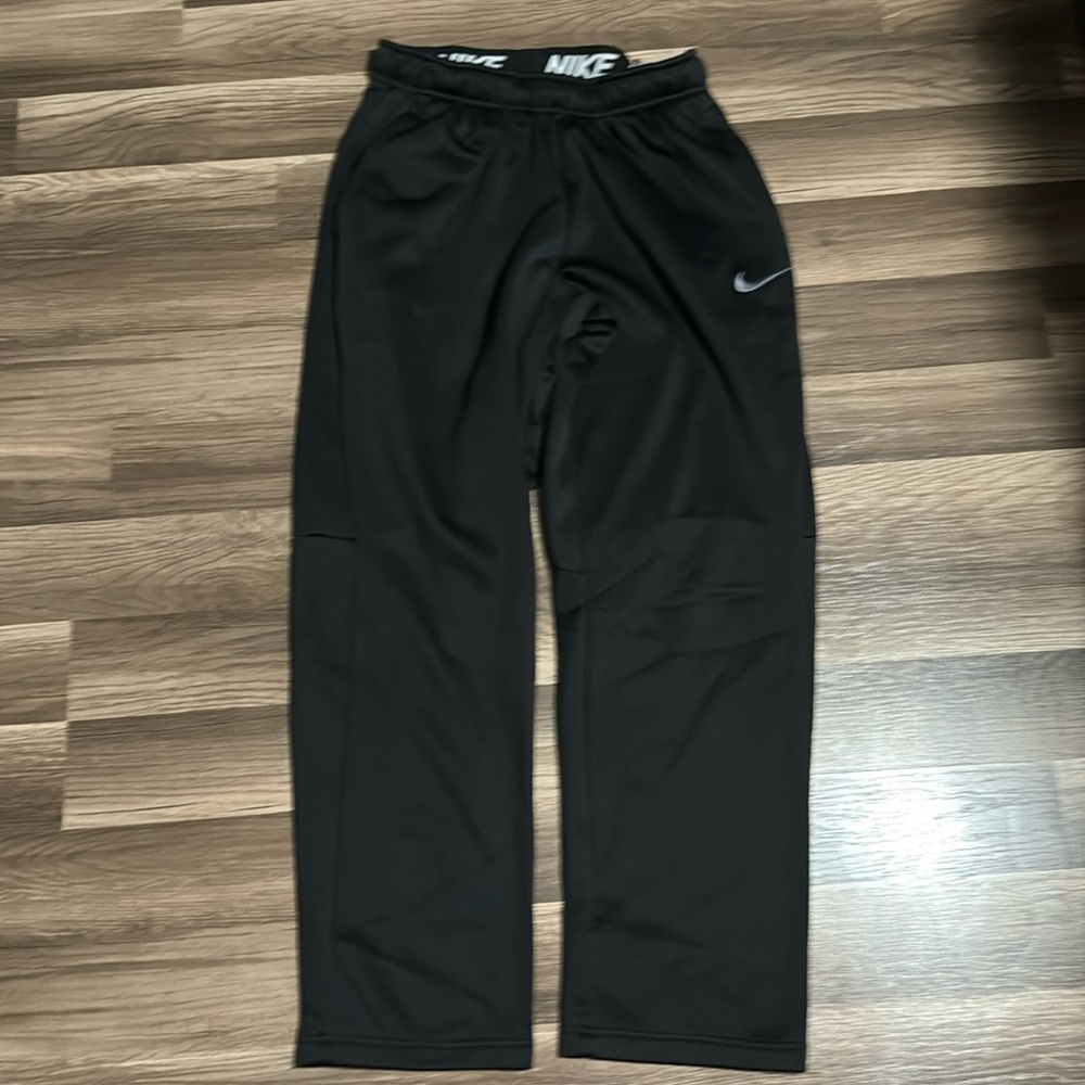 Men’s Nike black sweat pants size medium
